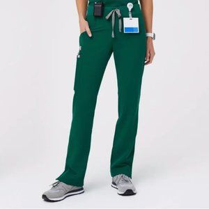 Figs Kade Cargo Scrub Pant in Hunter Green, Size Medium Tall